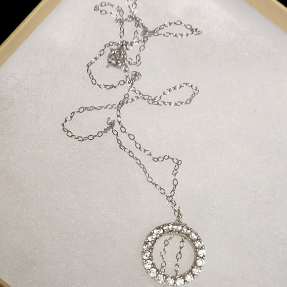 925 STERLING SILVER HALO CIRCLE O PENDANT NECKLACE - Picture 5 of 11